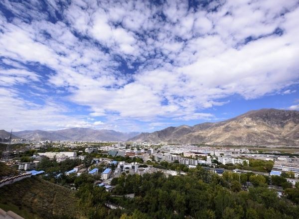 <br />
						В Тибете появится три безотходных города